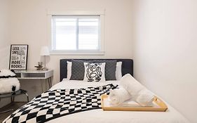 Si & Daniel Home Near Yvr Airport & Skytrain Separate Entry Free Parking